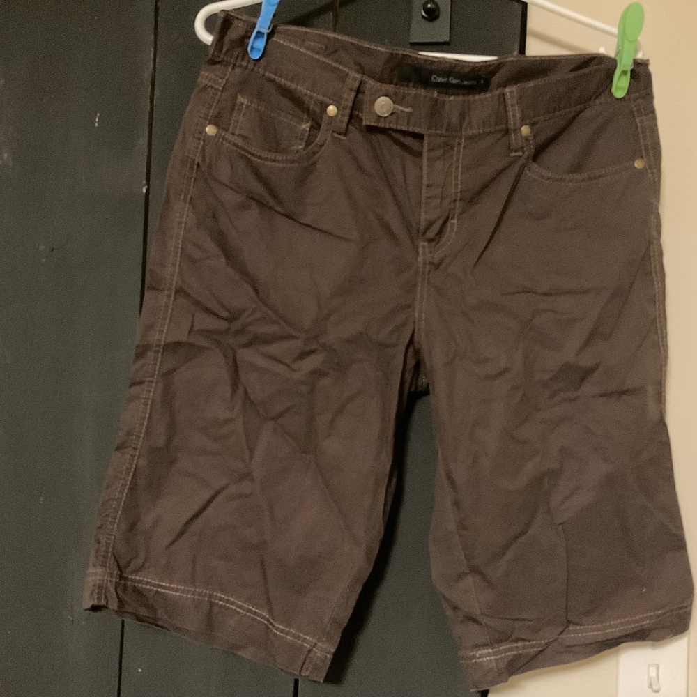 Calvin Klein jeans shorts in size 8 brown in color
